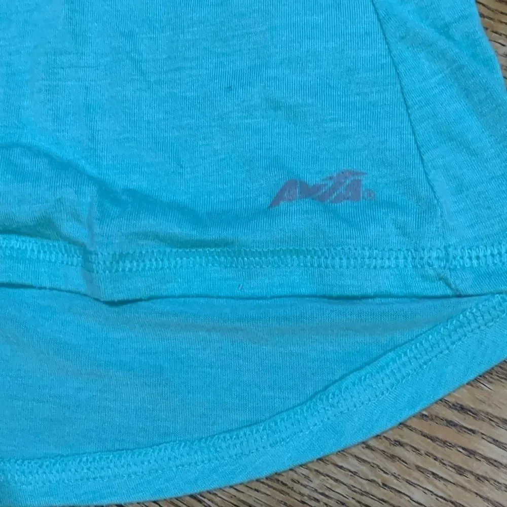 Girls small teal hooded shirt with black small stretchy shorts in box 11